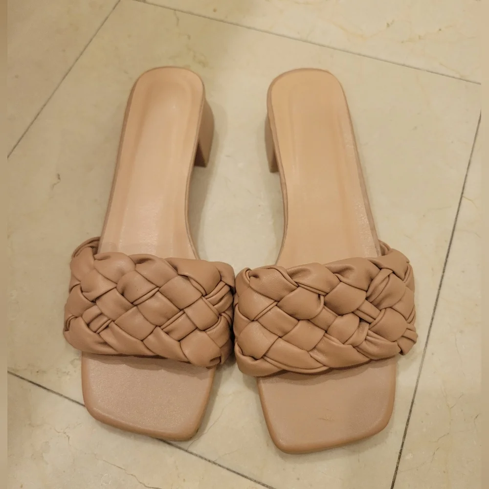 Braided sandals size 6 - Picture 5 of 8